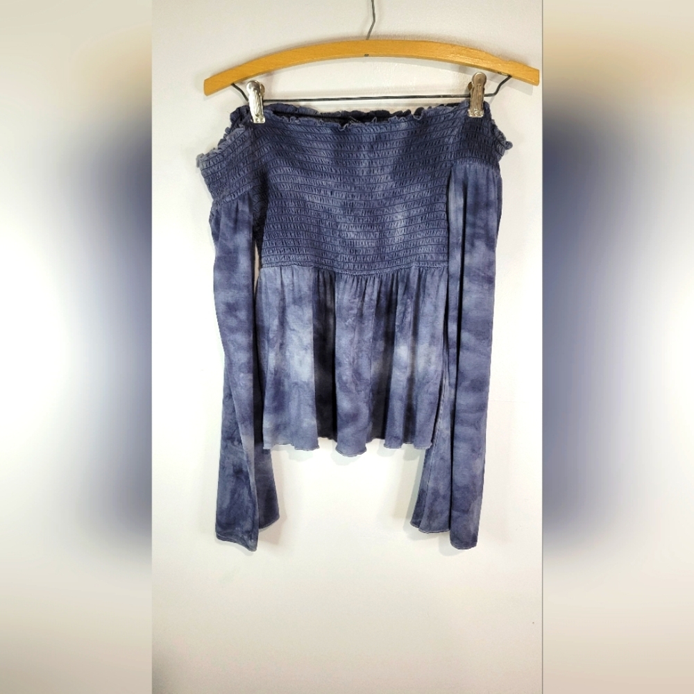 American Eagle Outfitters Long sleeve off the shoulder shirt flare sleeve size M